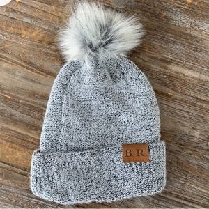 🎁NWT Blue Revival Grey Knit Twist Pom Pom Beanie